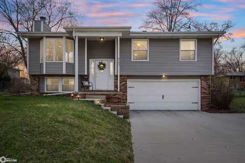 4504 67Th Street, Urbandale, IA 50322