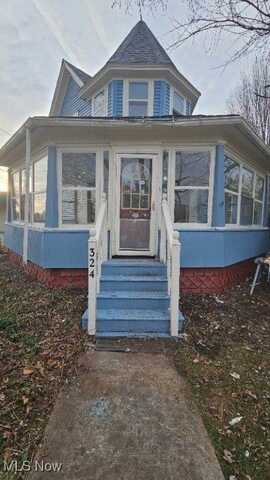 324 W Main Road, Conneaut, OH 44030