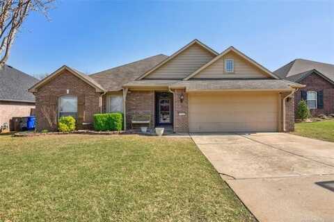 115 E Elmira Place, Broken Arrow, OK 74012