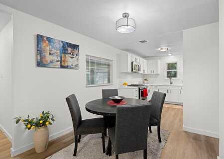 811 N Cooper Street, Arlington, TX 76011