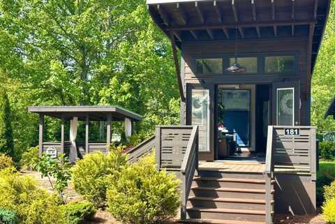 181 Drifting Brook Lane, Flat Rock, NC 28731