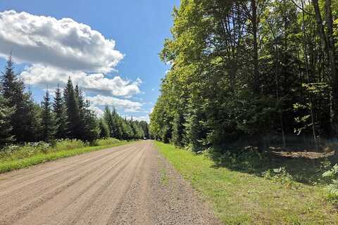 707 South Lake Road, Phillips, WI 54555