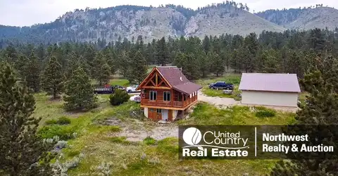 395 Square Butte Ln, Landusky, MT 59546