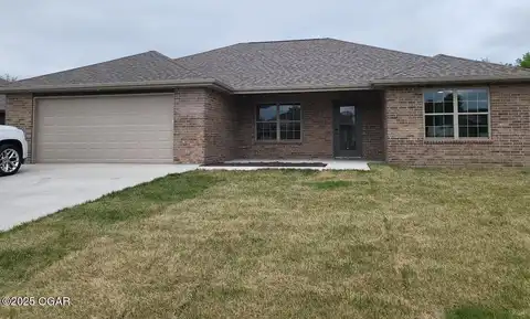 1554 Ridgemont Avenue, Monett, MO 65708