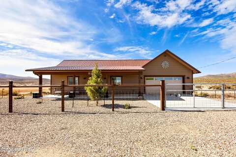 16147 W Apache Way, Peeples Valley, AZ 86332