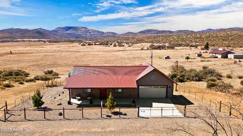 16147 W Apache Way, Peeples Valley, AZ 86332