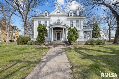 810 E LOCUST Street, Davenport, IA 52803