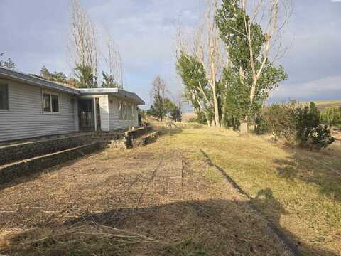 211 Kahlotus Lake Road, Kahlotus, WA 99335