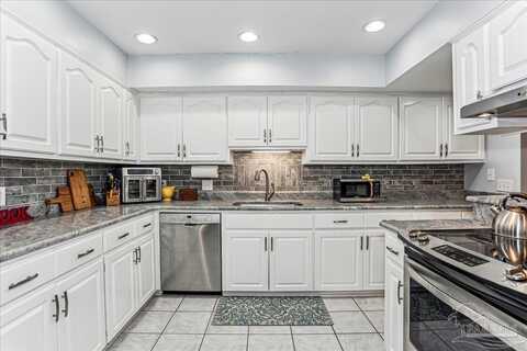 3400 Wimbledon Dr, Pensacola, FL 32504