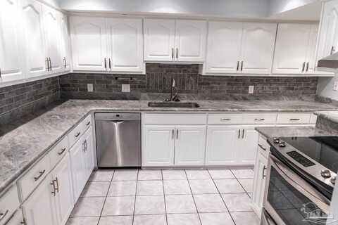 3400 Wimbledon Dr, Pensacola, FL 32504
