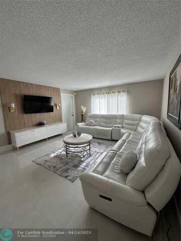 2820 Tennis Club Dr, West Palm Beach, FL 33417