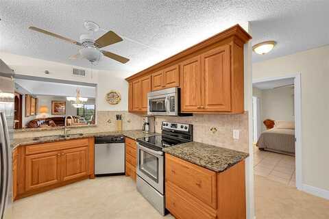 9220 SW 14th St, Boca Raton, FL 33428