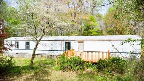 947 Bobs Hole Road, Topping, VA 23169