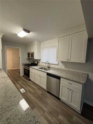 711 Vellines Avenue, Chesapeake, VA 23324