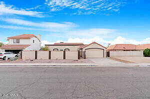 Brown, GLENDALE, AZ 85302