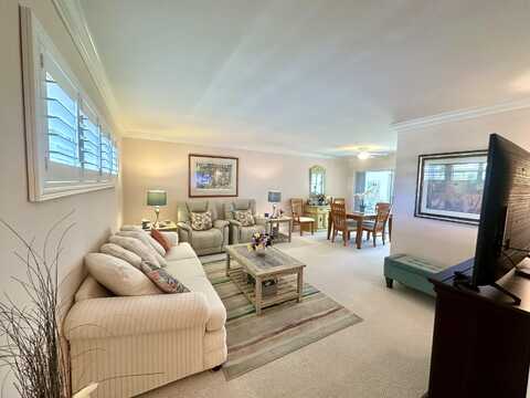 33 Colonial Club 203 Drive, Boynton Beach, FL 33435