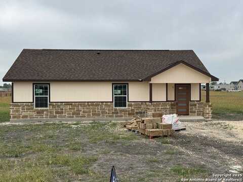 450 County Road 679, Natalia, TX 78059