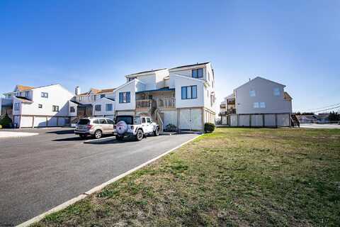 15 W Playhouse Dr, Egg Harbor Township, NJ 08087