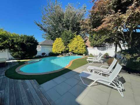5 N Cambridge Ave Ave, Ventnor City, NJ 08406