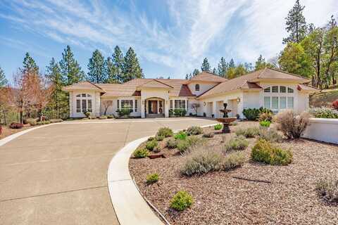 7230 Pine Ridge Drive, Medford, OR 97504