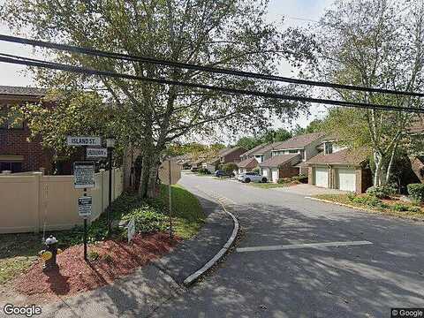 Greenbrook Dr #103, Stoughton, MA 02072