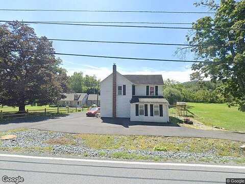 Charmain Rd, Waynesboro, PA 17268