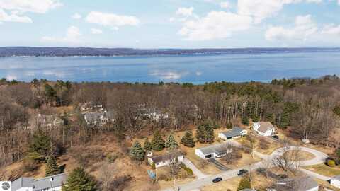 7129 Hilltop Avenue, Traverse City, MI 49686