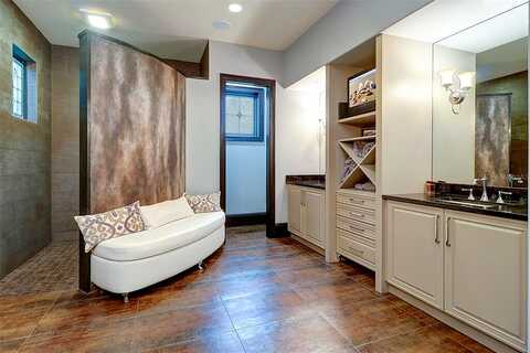 Brightwaters, SAINT PETERSBURG, FL 33704