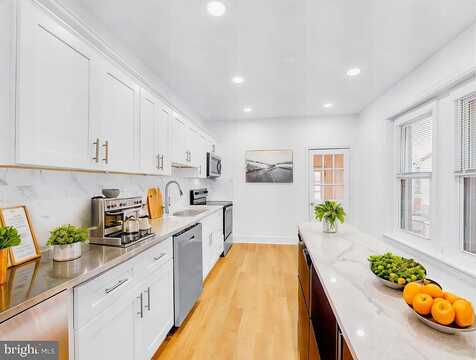 Swede, NORRISTOWN, PA 19401