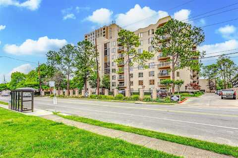Bering, HOUSTON, TX 77057