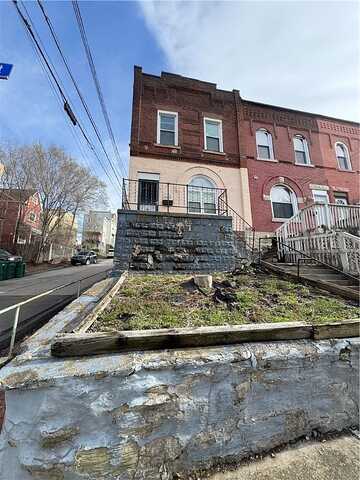 Lawn, PITTSBURGH, PA 15213