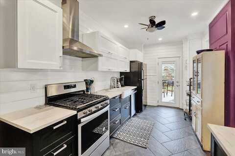 Plum, LANCASTER, PA 17602