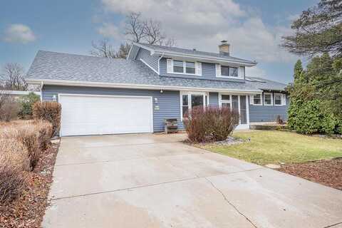 Manor Hills, MENOMONEE FALLS, WI 53051