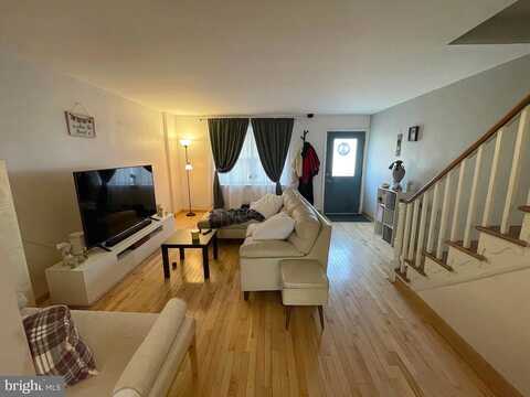 Ruscomb, PHILADELPHIA, PA 19124
