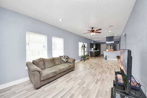 Lyons, HOUSTON, TX 77020