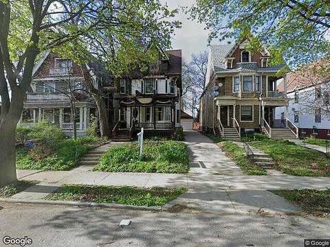Mckinley, MILWAUKEE, WI 53208