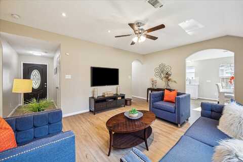Ryan Guinn, CONROE, TX 77303