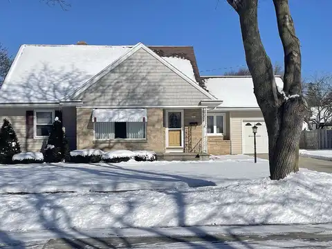 Cherry, MANITOWOC, WI 54220