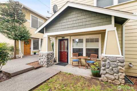 40Th, SEATTLE, WA 98136
