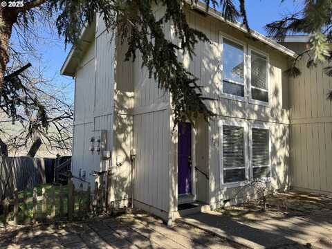 Glenn, ASHLAND, OR 97520