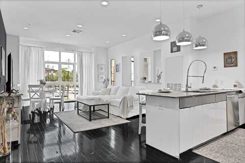 Pierce, HOUSTON, TX 77002
