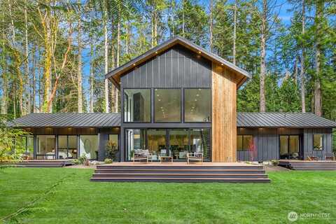 Hyla, BAINBRIDGE ISLAND, WA 98110