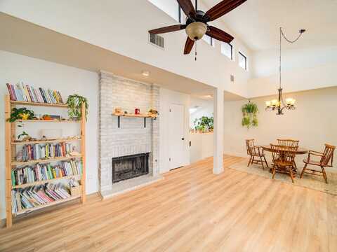 Meandering, DALLAS, TX 75252
