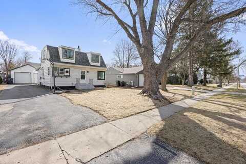 Oakwood, OCONOMOWOC, WI 53066