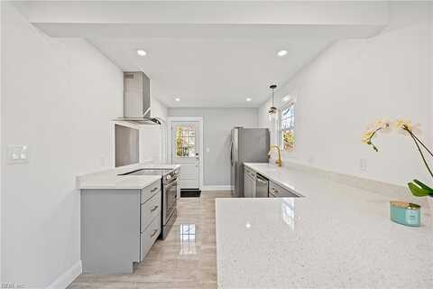 Forrest, NORFOLK, VA 23505