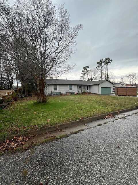 Linda, NEWPORT NEWS, VA 23608