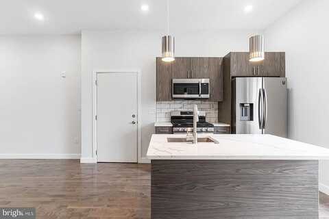 7Th, PHILADELPHIA, PA 19122