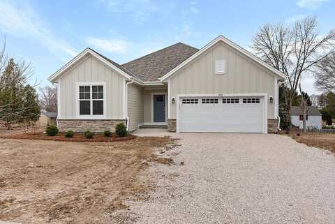 Sandy, PEWAUKEE, WI 53072