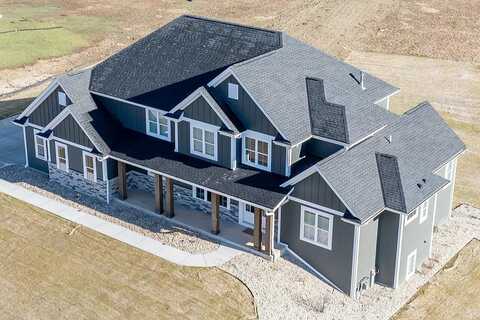 W272N4986 Silver Pheasant Pass, Pewaukee, WI 53072