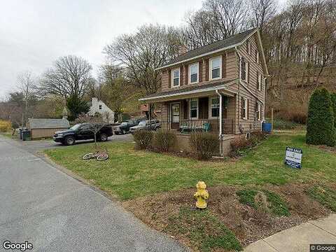 Willow St, ADAMSTOWN, PA 19501